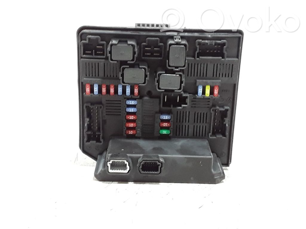 Renault Koleos I Fuse module 
