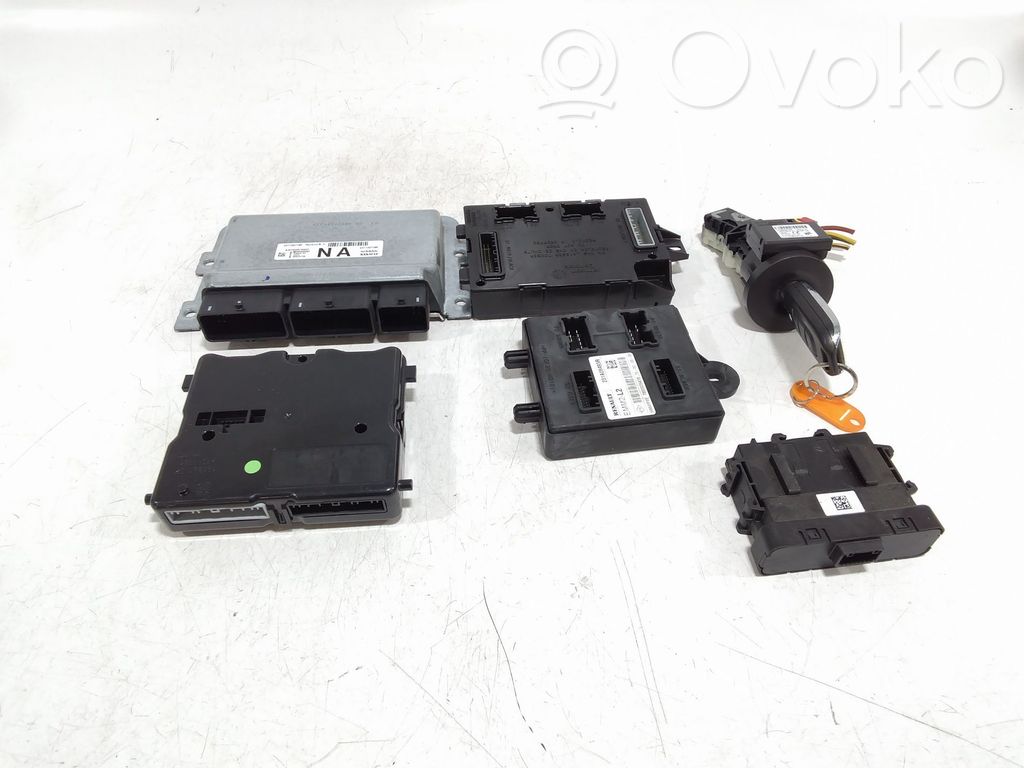 Renault Twingo III Komputer / Sterownik ECU i komplet kluczy 