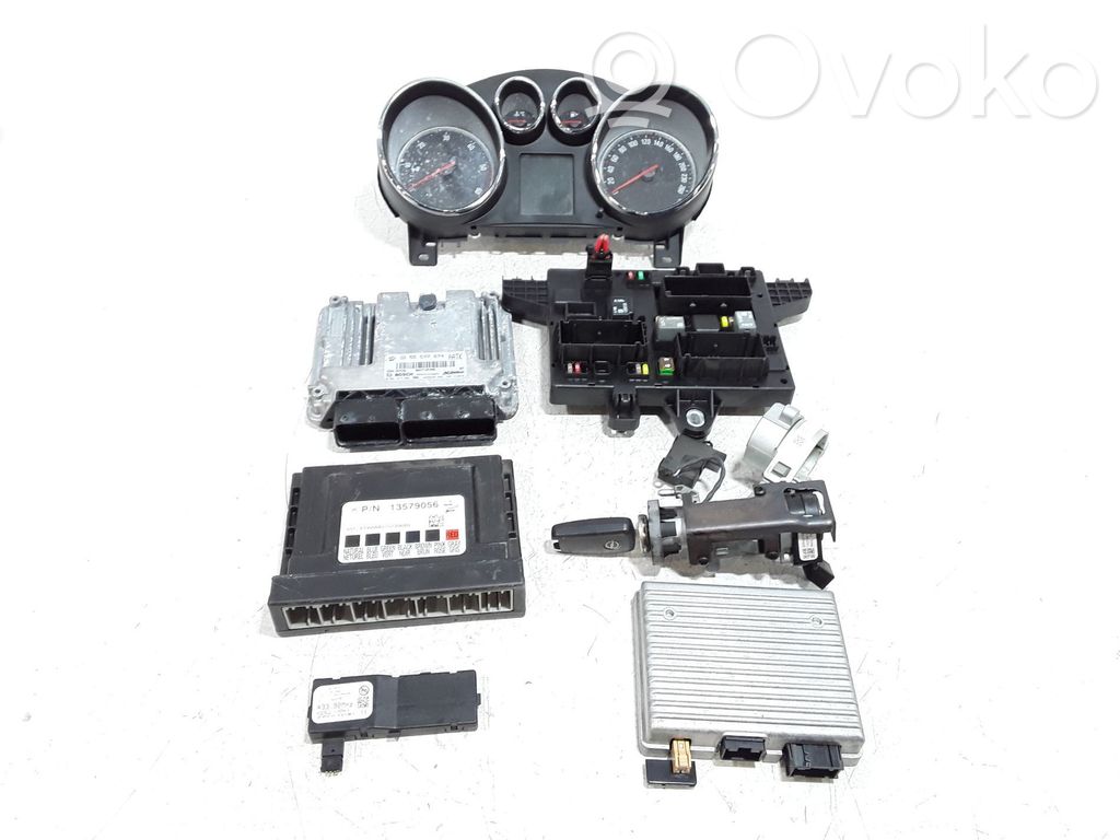 Opel Astra J Kit centralina motore ECU e serratura 