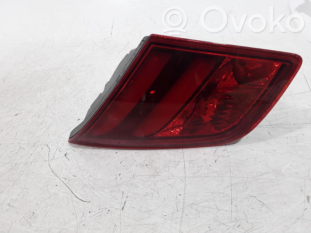 Peugeot 308 Lampy tylnej klapy bagażnika 