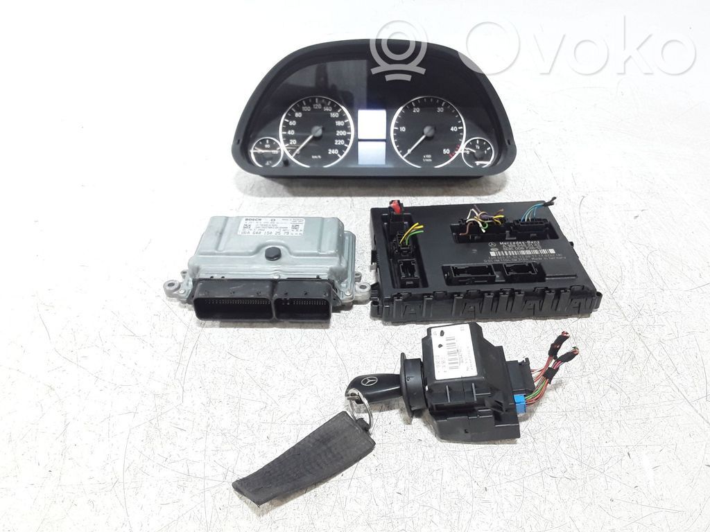 Mercedes-Benz A W169 Kit cu ECU motor și set închidere uși