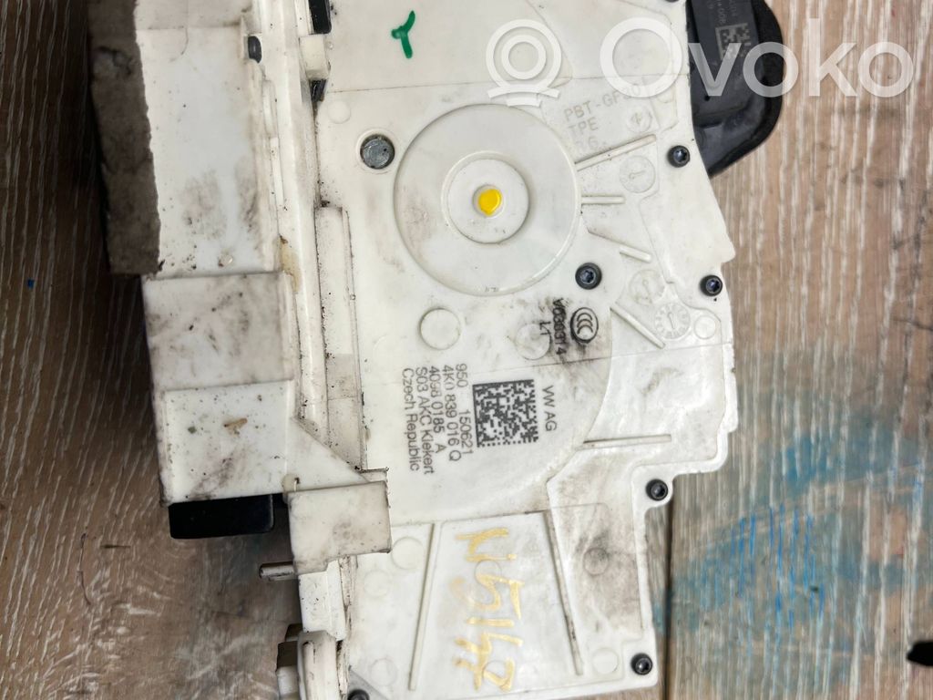 Audi A6 S6 C4 4A Aizmugurē slēdzene 