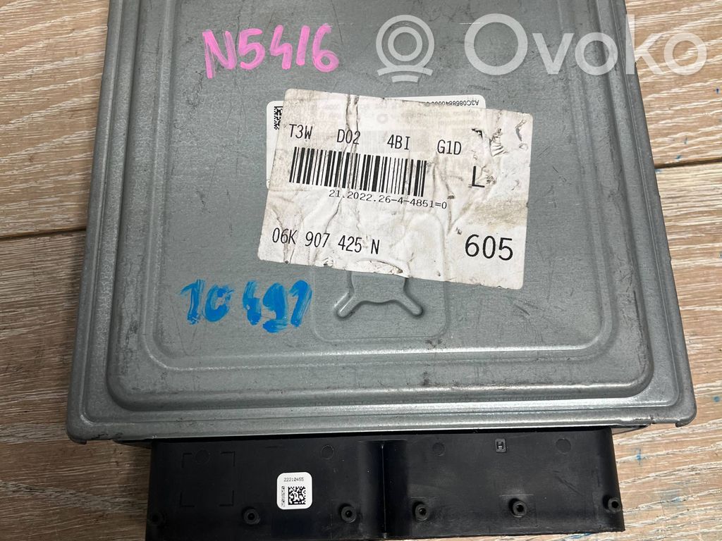 Engine control unit/module   06K907425N
