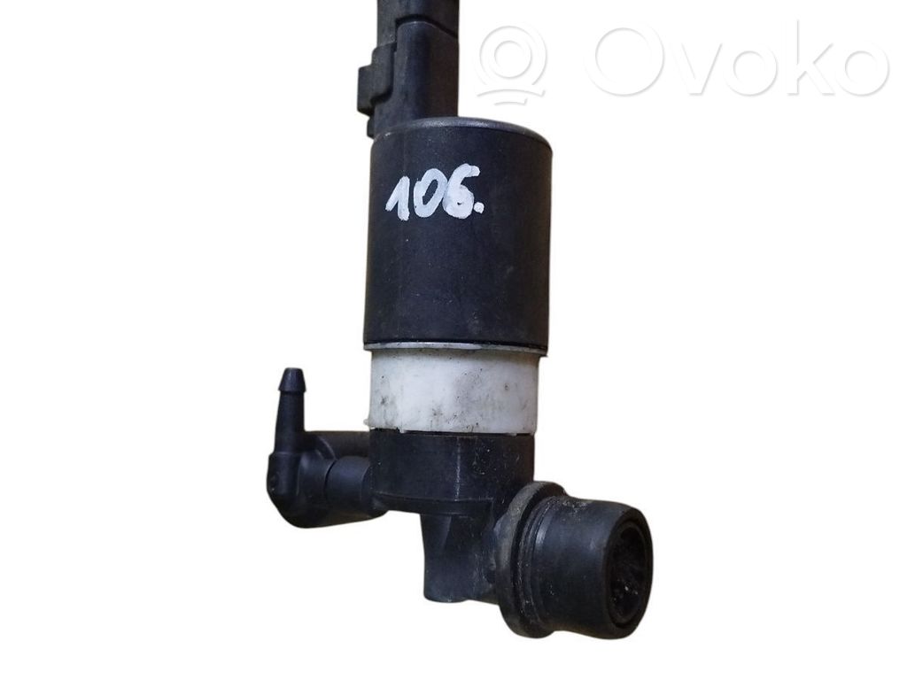 Citroen C4 I Windscreen/windshield washer pump 