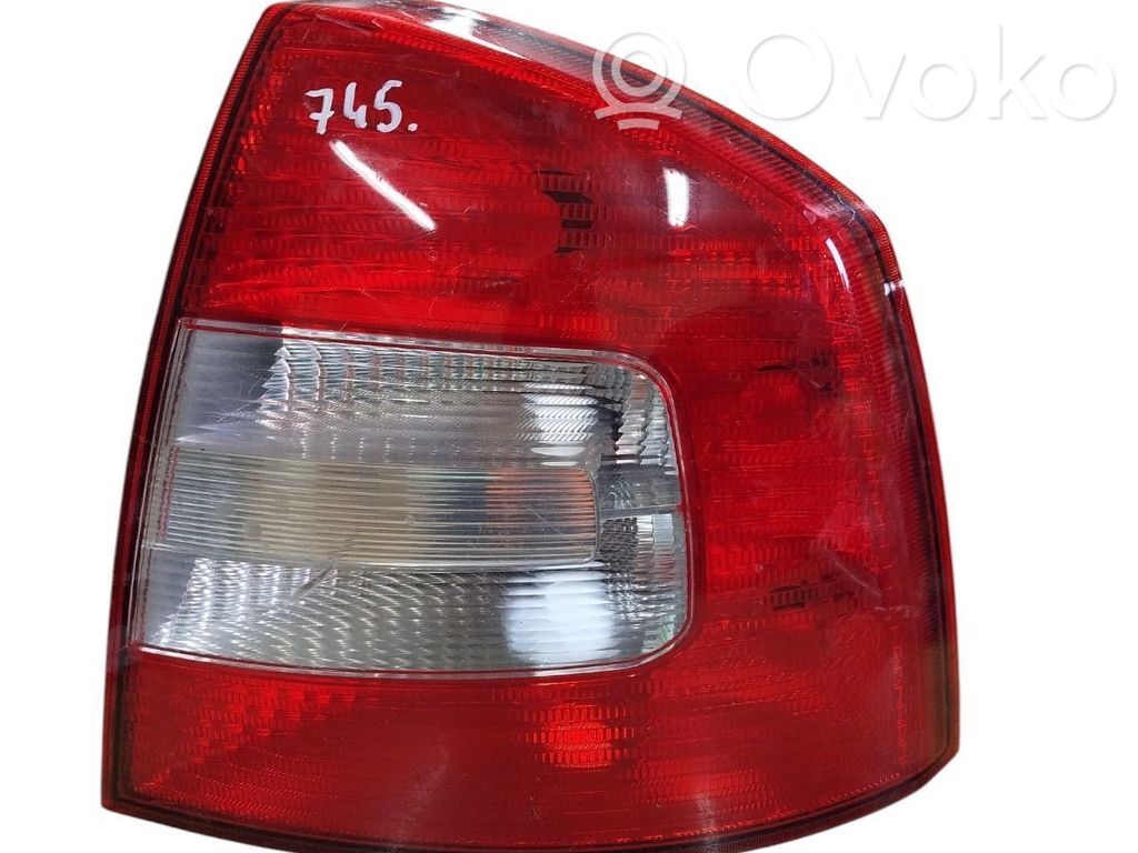 Skoda Octavia Mk2 (1Z) Lampa tylna 