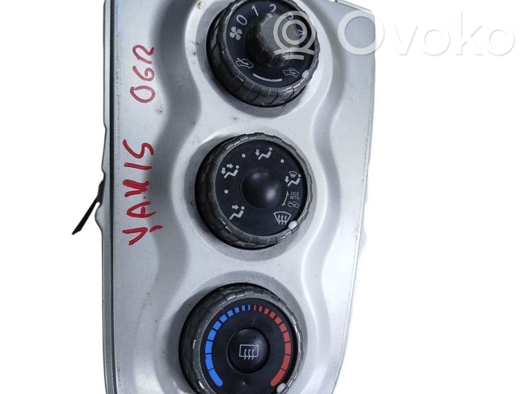 Toyota Yaris Climate control unit 