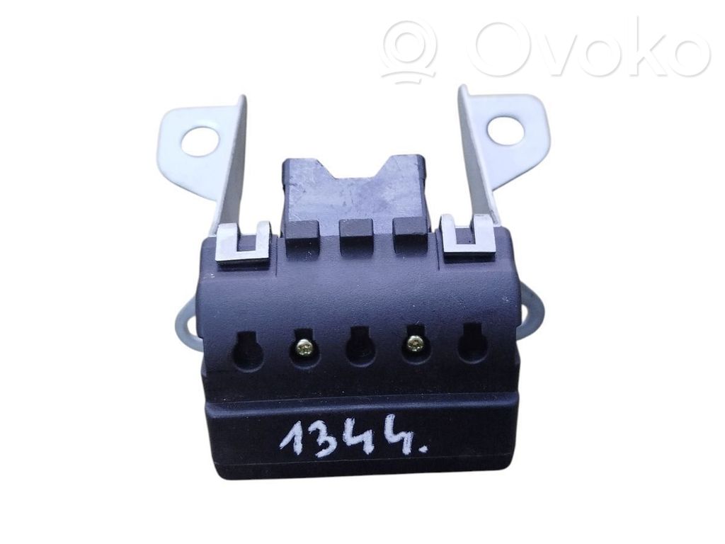 KIA Sportage Tailgate opening switch 