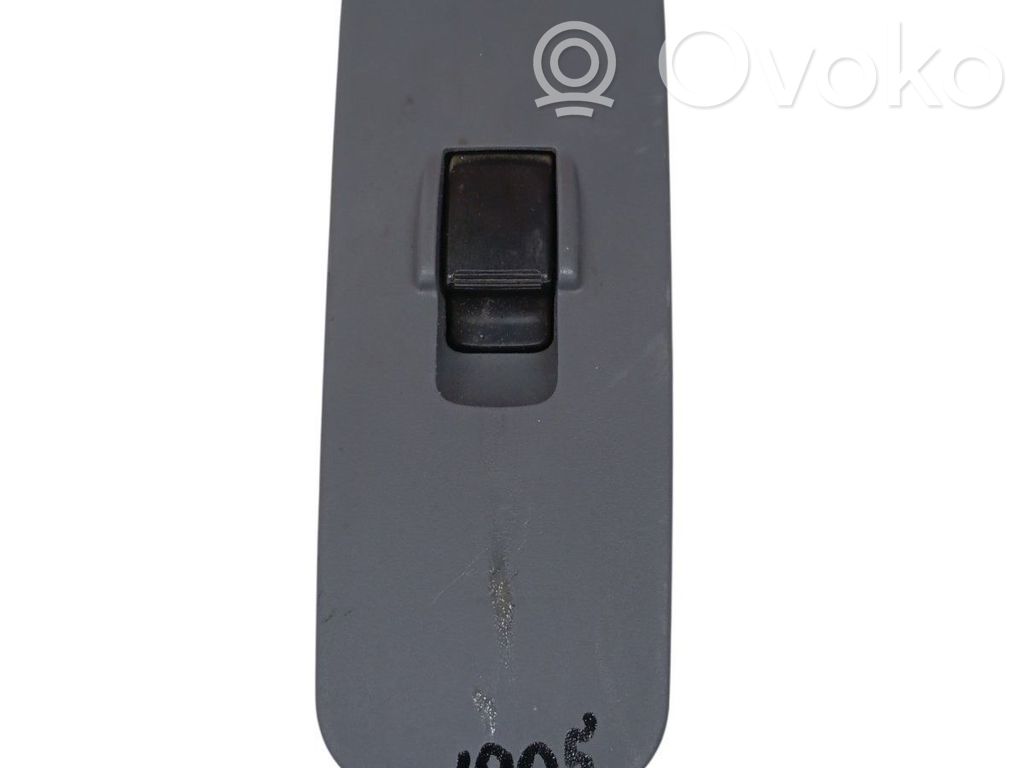 Mitsubishi Colt Electric window control switch 