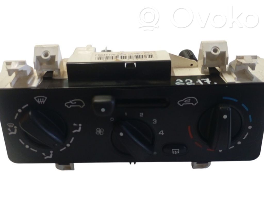 Citroen C3 Climate control unit 