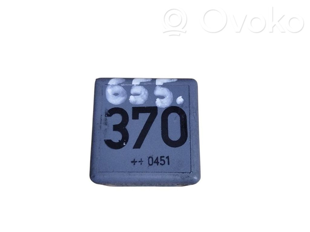 Audi A4 S4 B5 8D Muu rele 