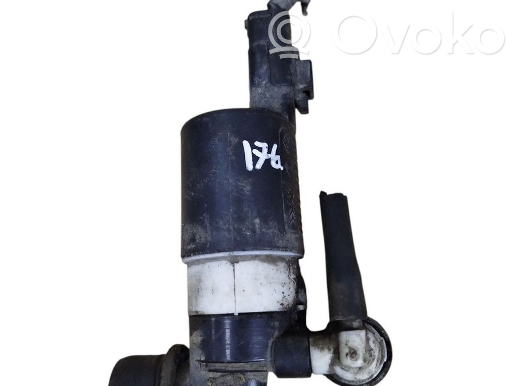 Peugeot 307 Windscreen/windshield washer pump 