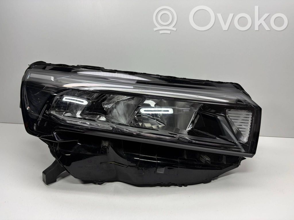 Nissan Townstar Lampa przednia 