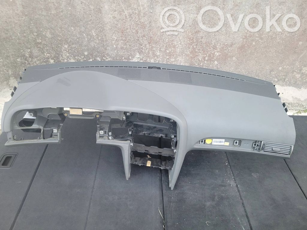 Panelė   4F1858041,P0101981,T0019248,4F1880204C