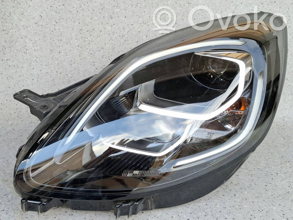 Ford Puma Headlight/headlamp 