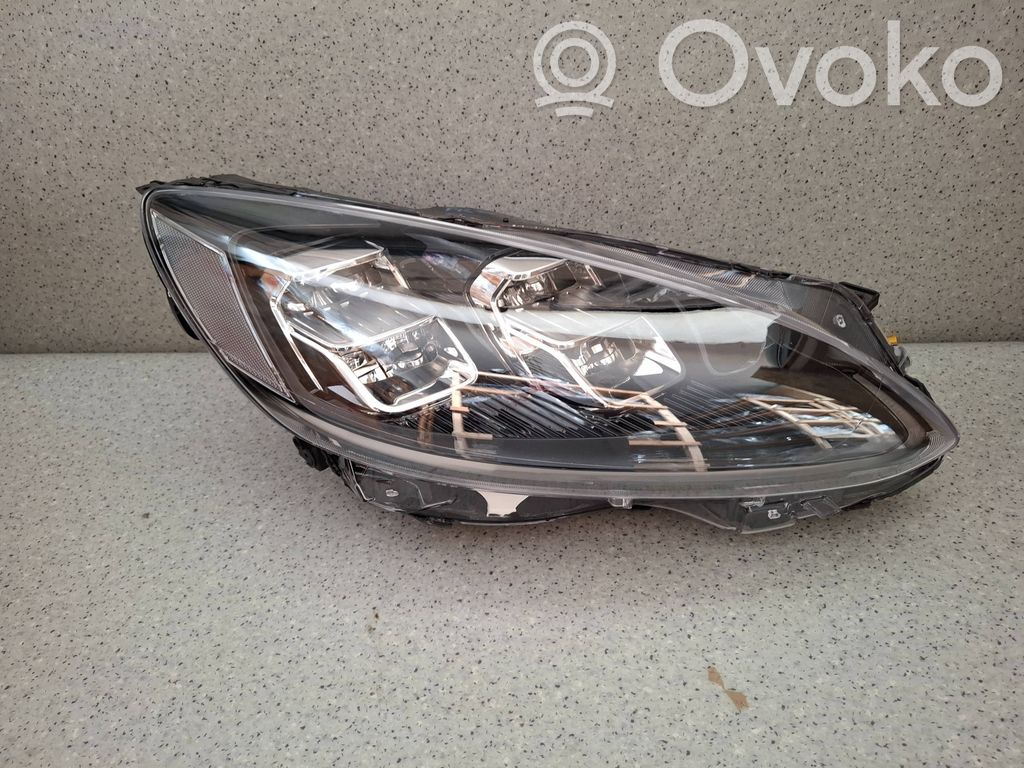 Ford Kuga III Phare frontale 