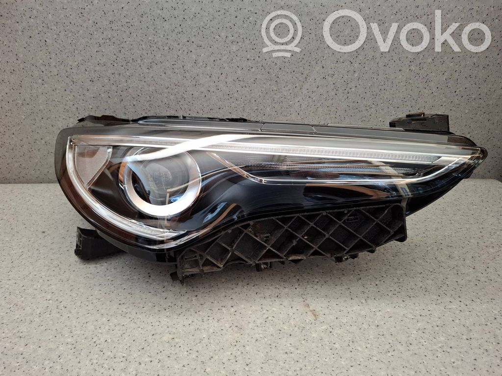Alfa Romeo Stelvio Faro/fanale 