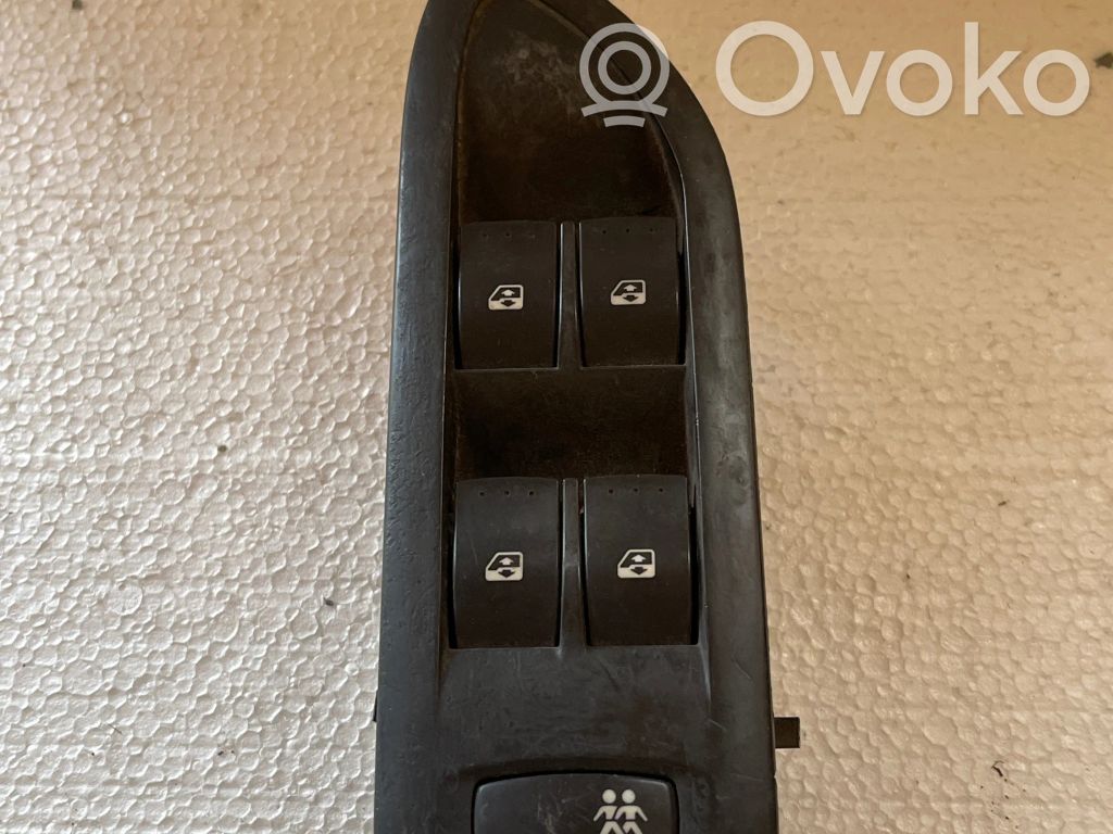 Renault Laguna II Electric window control switch 