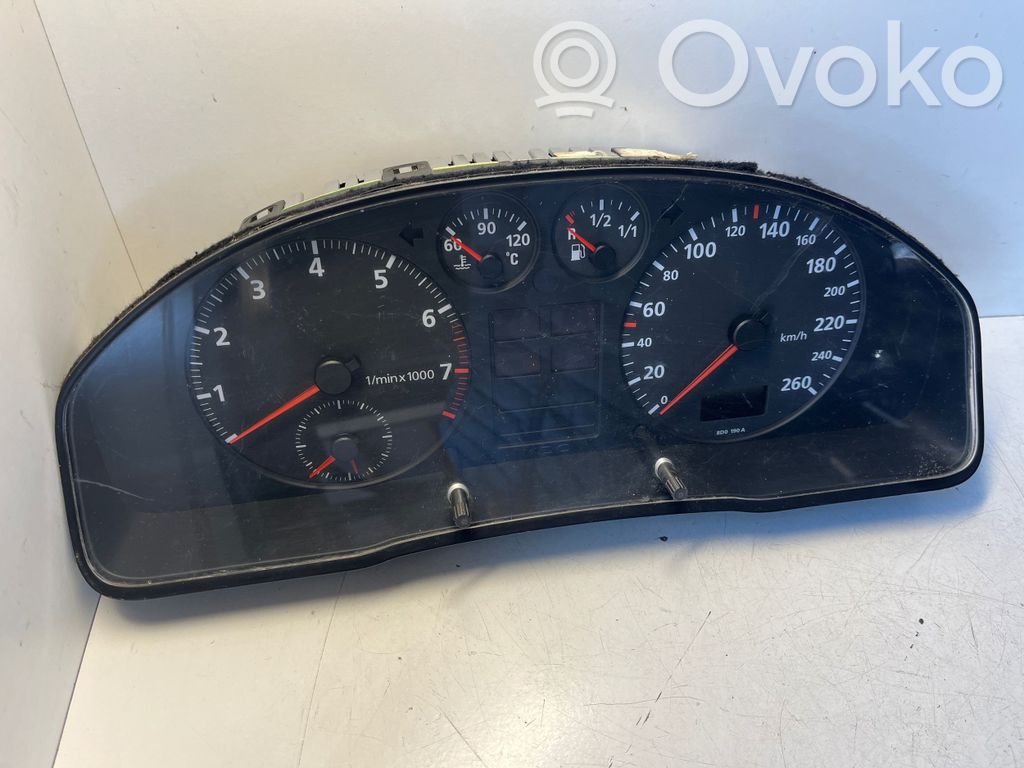 Audi A4 S4 B5 8D Licznik / Prędkościomierz 