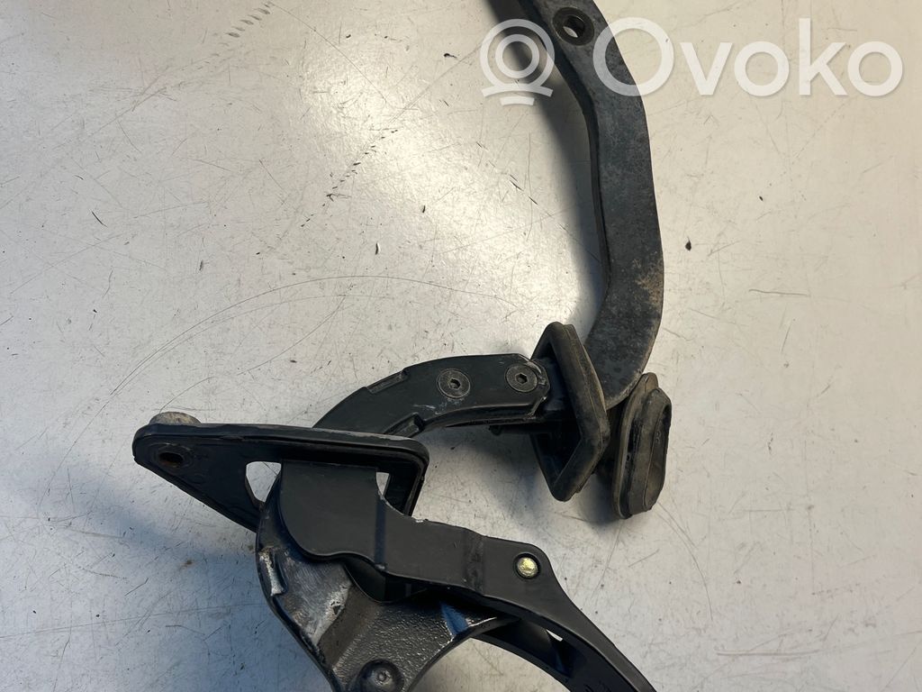 Tailgate/trunk/boot hinge   09469883