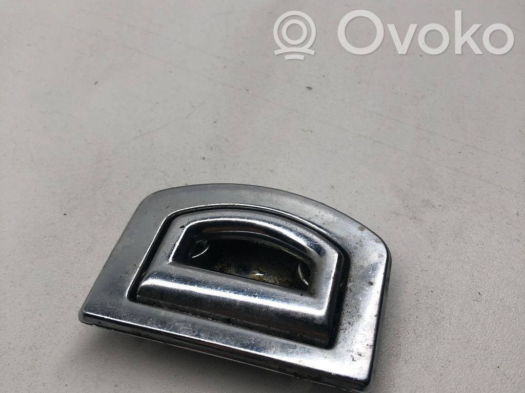 Tie down hook / loop   8E0864203
