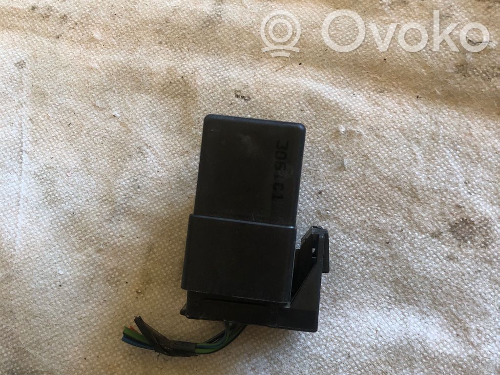 Ford Connect Hätävilkun rele 