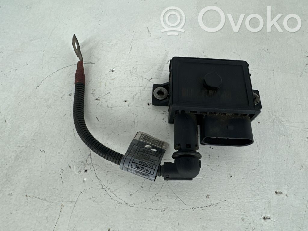 BMW 1 E81 E87 Glow plug pre-heat relay 