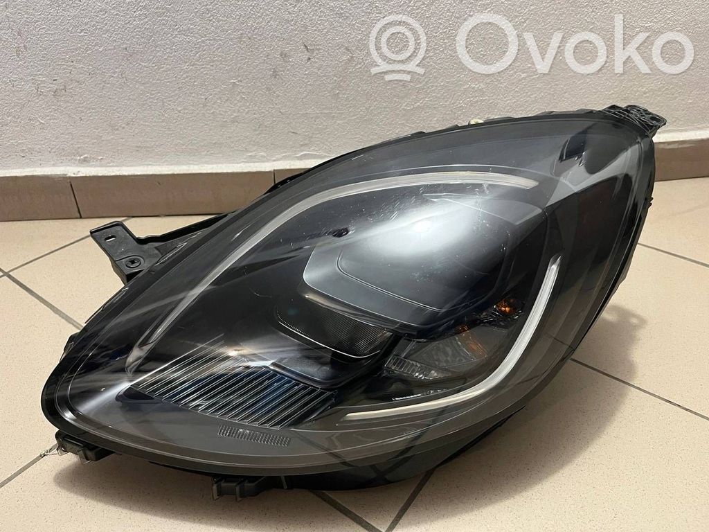Ford Puma Headlight/headlamp 