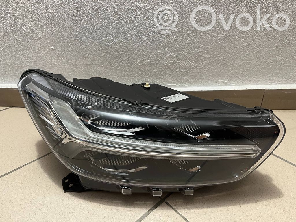 Volvo XC40 Scheinwerfer 