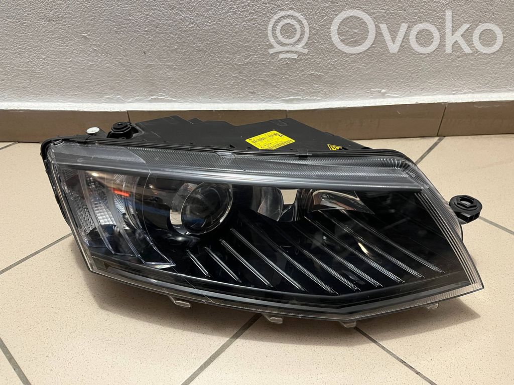 Skoda Octavia Mk3 (5E) Lampa przednia 