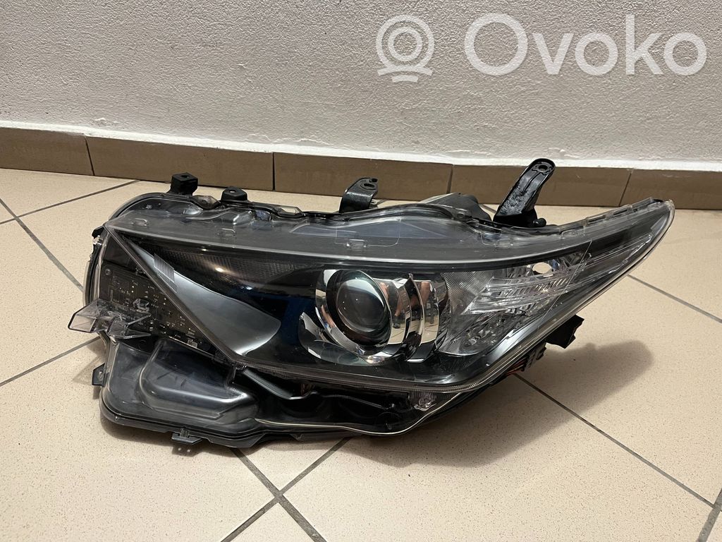 Toyota Auris E180 Scheinwerfer 