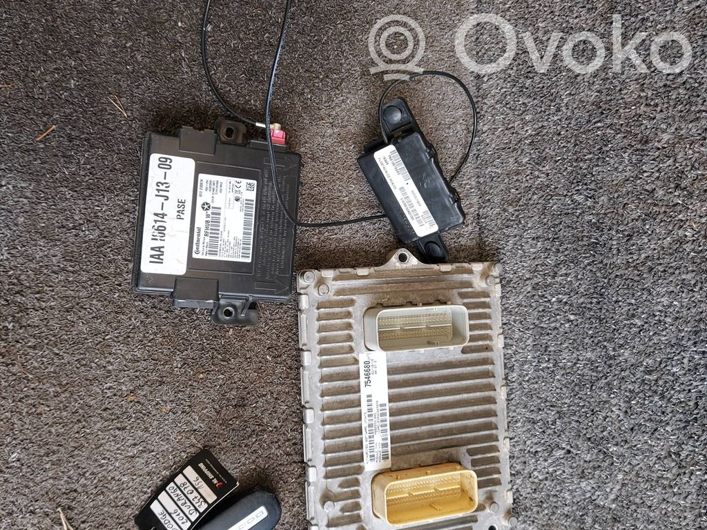 Unidad de control/módulo del motor   68243326AA