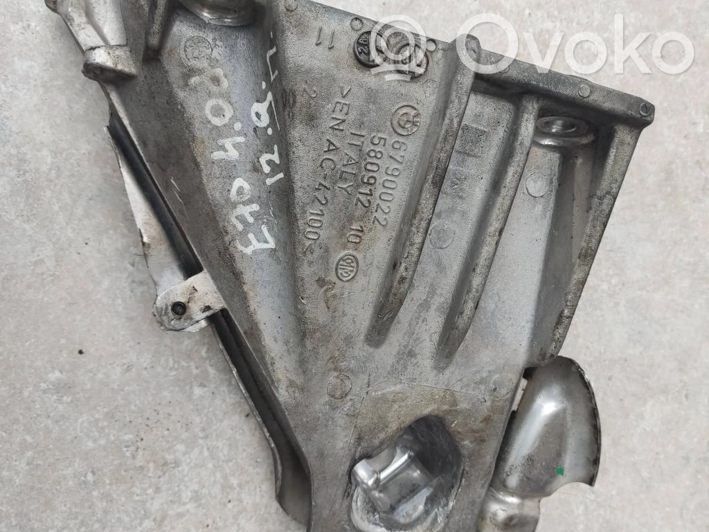 Engine mounting bracket   6790022,58091210,NAC42100
