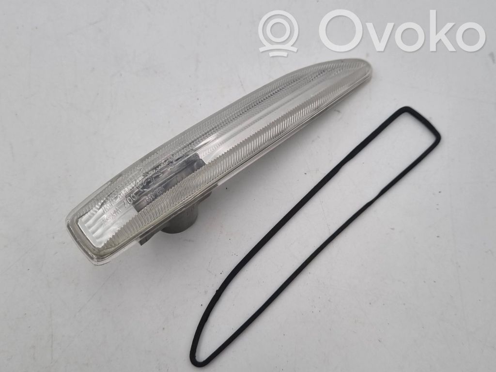 BMW 7 E65 E66 Front fender indicator light 