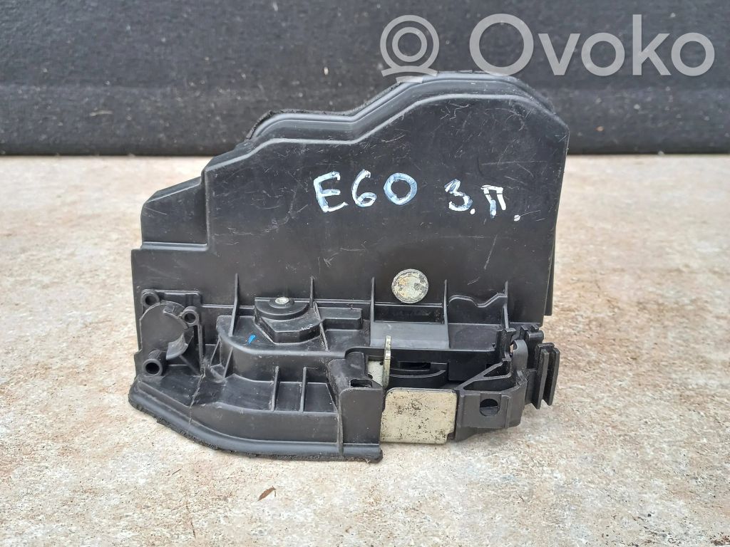 Rear door lock   7167076,51227167076