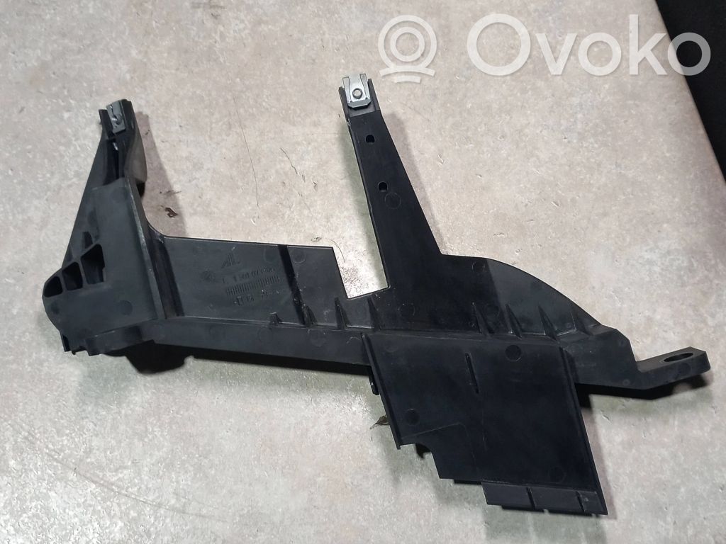 BMW X3 E83 Headlight/headlamp mounting bracket 