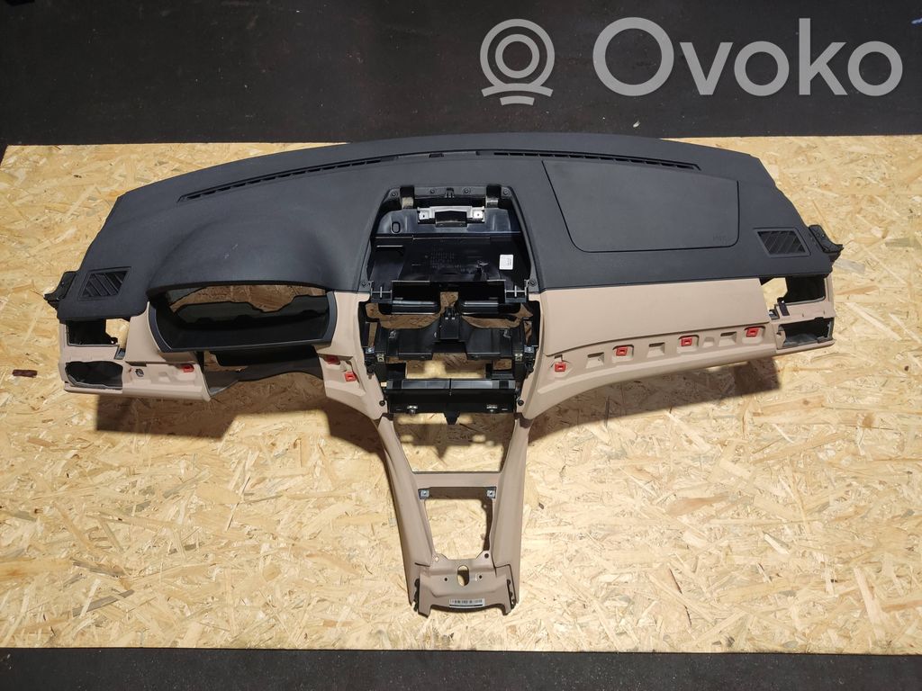 BMW X3 E83 Dashboard 