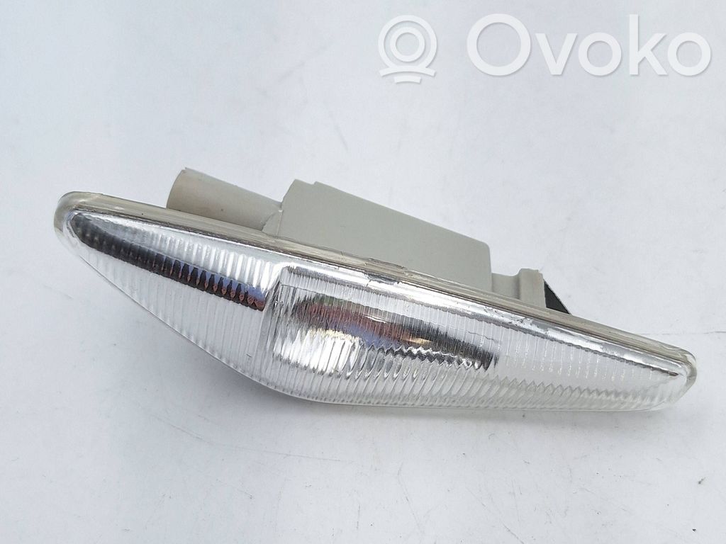 BMW X6 E71 Front fender indicator light 