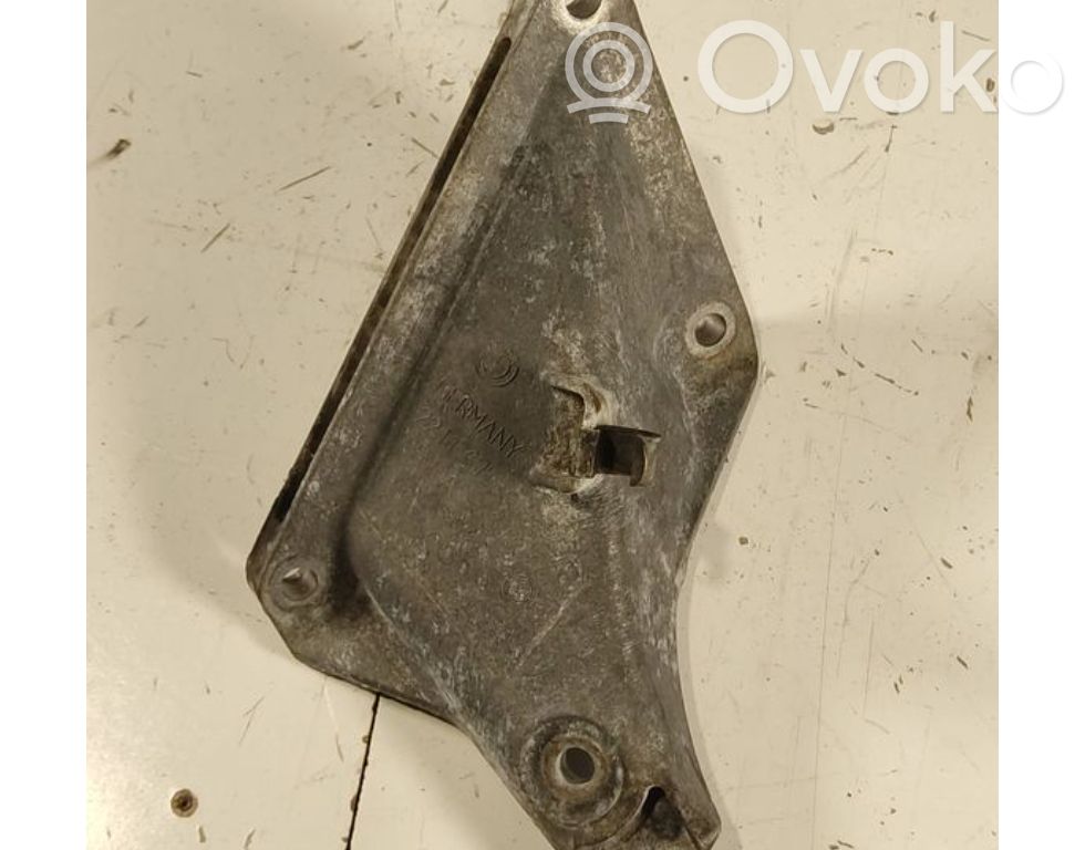 Variklio tvirtinimo kronšteinas   6758419,13807410,1AC46000,22116758419