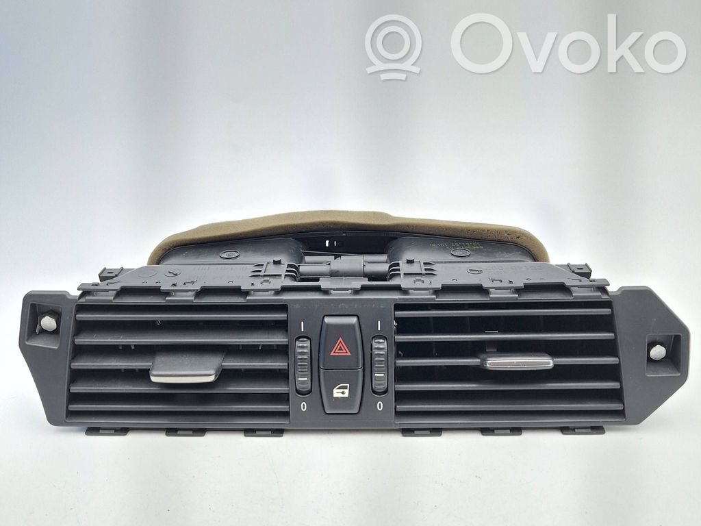 BMW 5 E60 E61 Centrinės oro grotelės 
