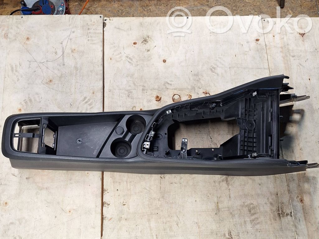 BMW 2 F45 Consola central 