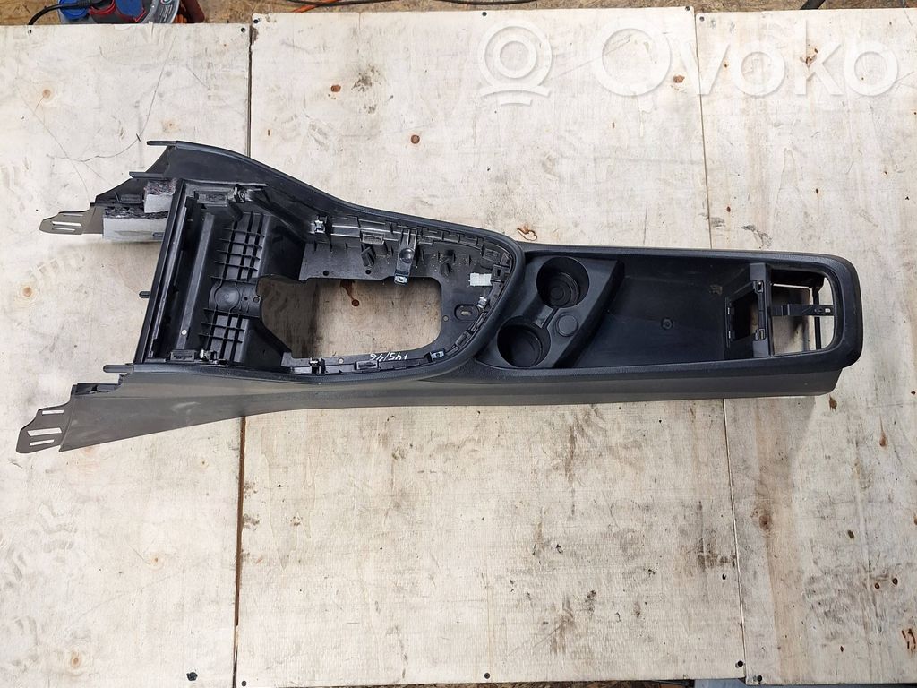 BMW 2 F45 Consola central 