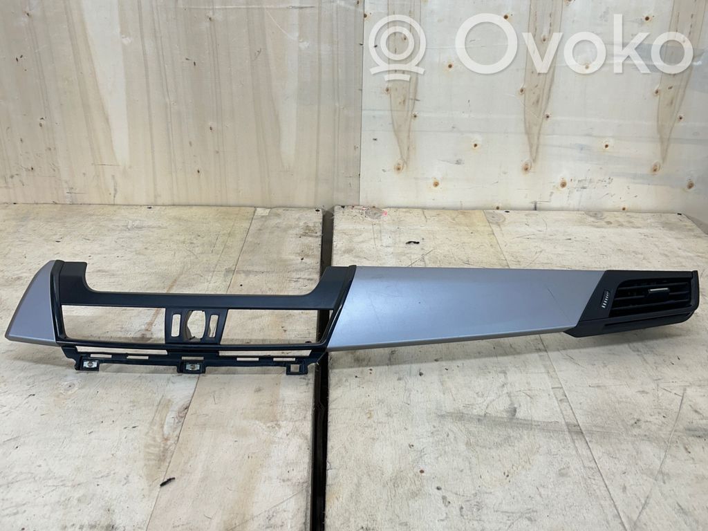 BMW 2 F45 Centrālais gaisa ventilācijas režģis 