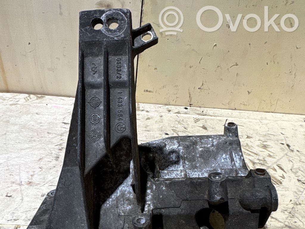 BMW 7 E38 Engine mounting bracket 