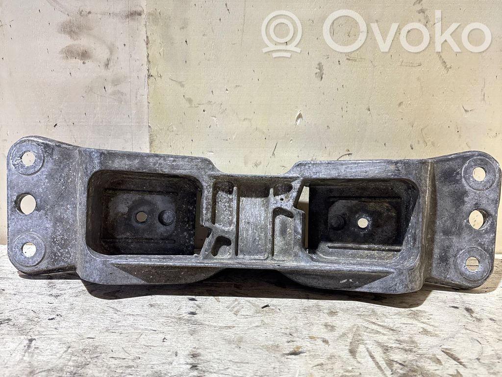 BMW 5 E60 E61 Gearbox mounting bracket 