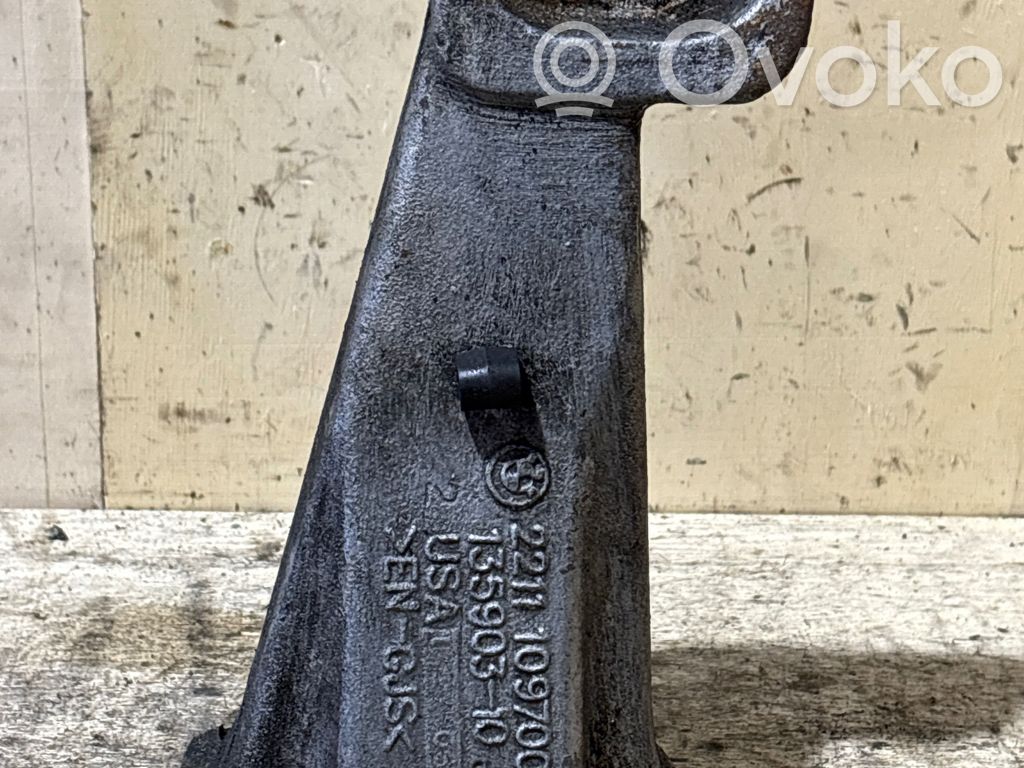 BMW X5 E53 Engine mounting bracket 
