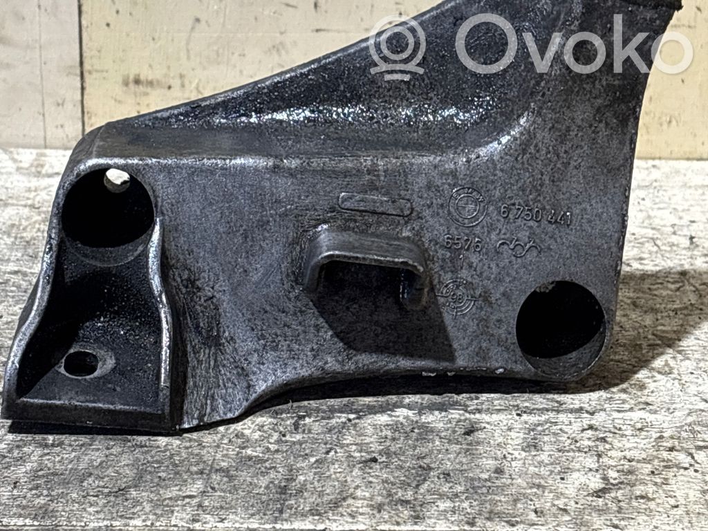 Soporte de montaje del motor (Usadas)   6750441,22116750441