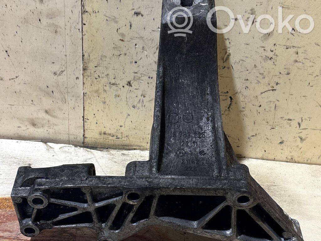 BMW 3 E46 Engine mounting bracket 