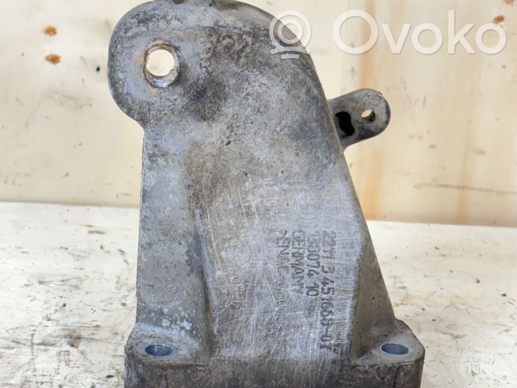 BMW X3 E83 Engine mounting bracket 