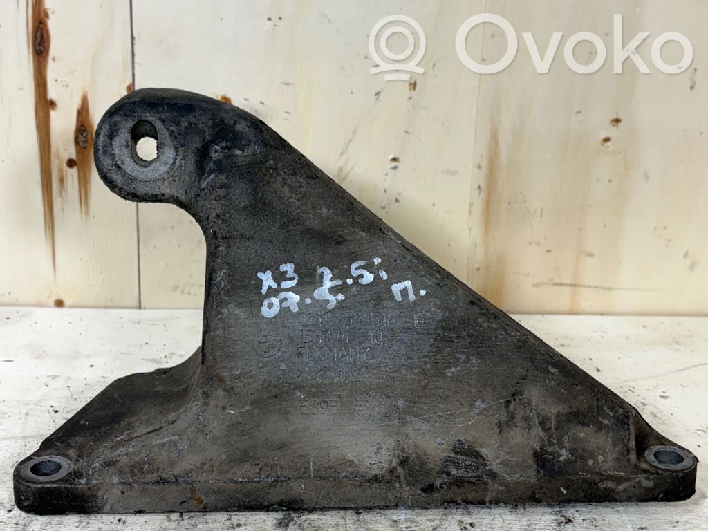 BMW X3 E83 Engine mounting bracket 