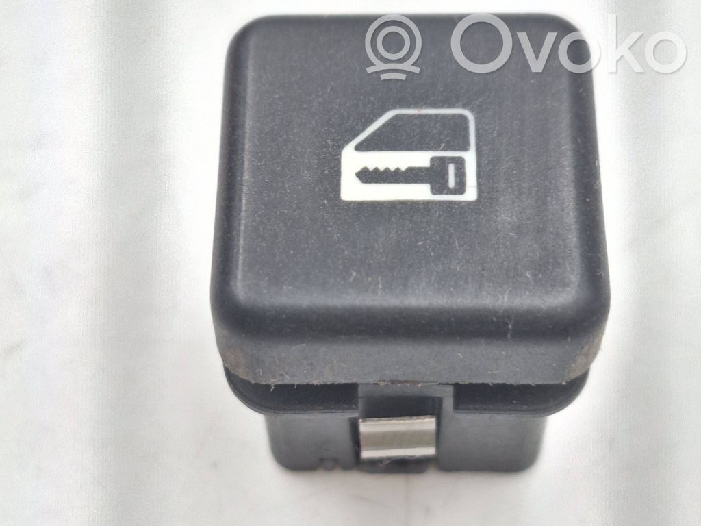 BMW 5 E39 Central locking switch button 